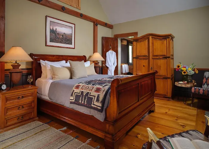 Abbey\'S Lantern Hill Inn